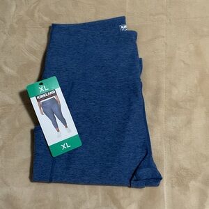 NWT Kirkland Blue Capri Leggings XL